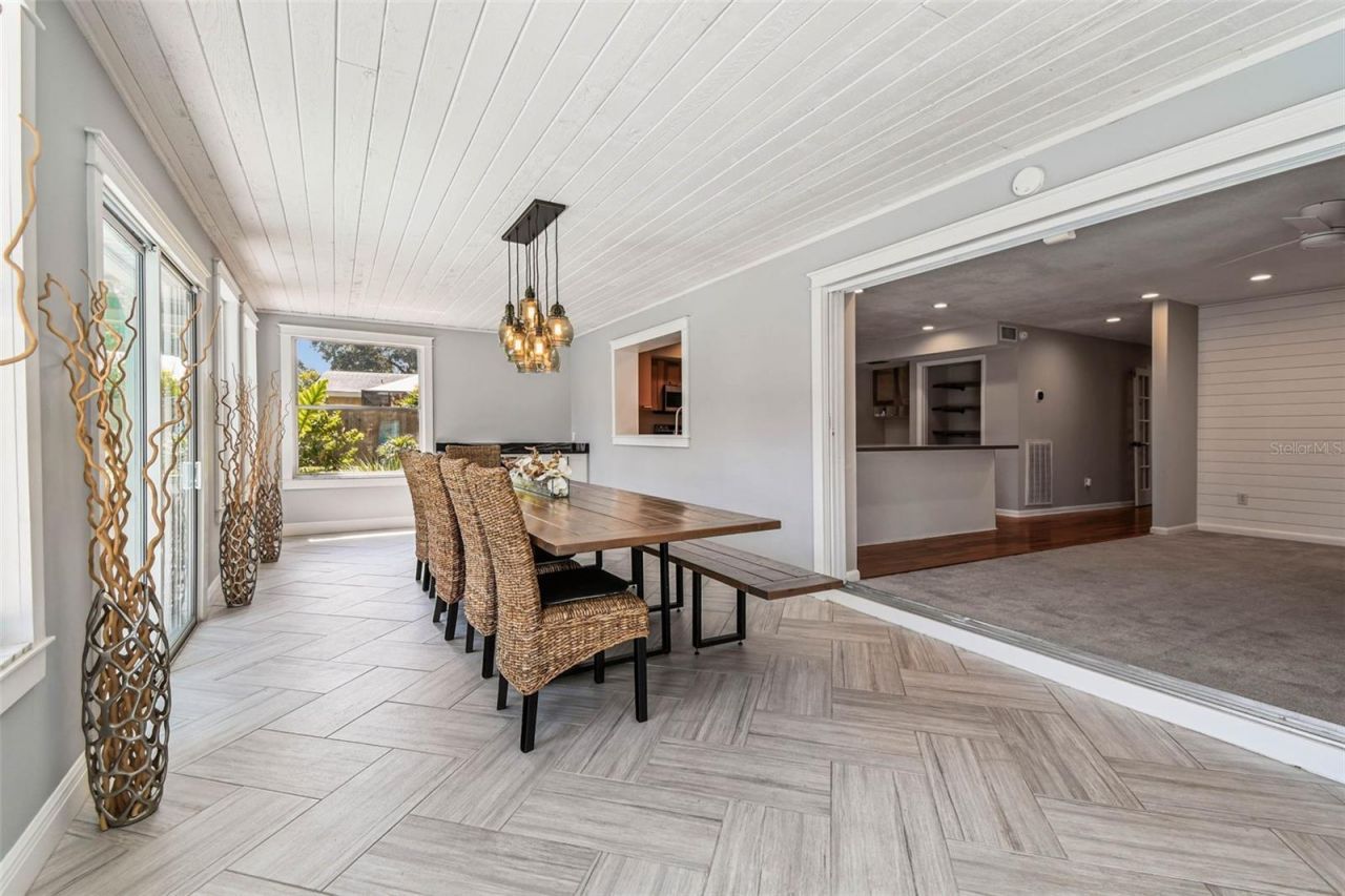 3217 Stoneybrook Lane, Tampa, FL 33618 Photo