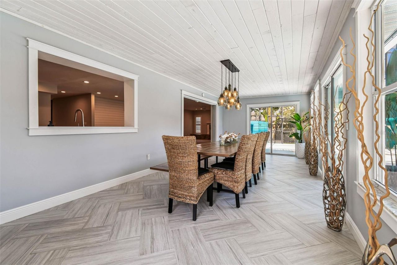 3217 Stoneybrook Lane, Tampa, FL 33618 Photo