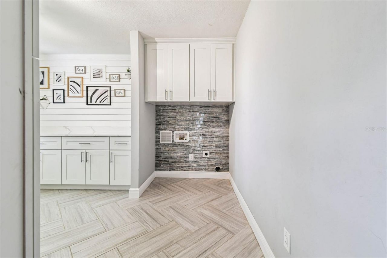 3217 Stoneybrook Lane, Tampa, FL 33618 Photo