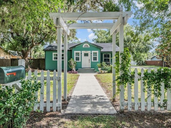 1201 E HANNA AVENUE, TAMPA, FL 33604