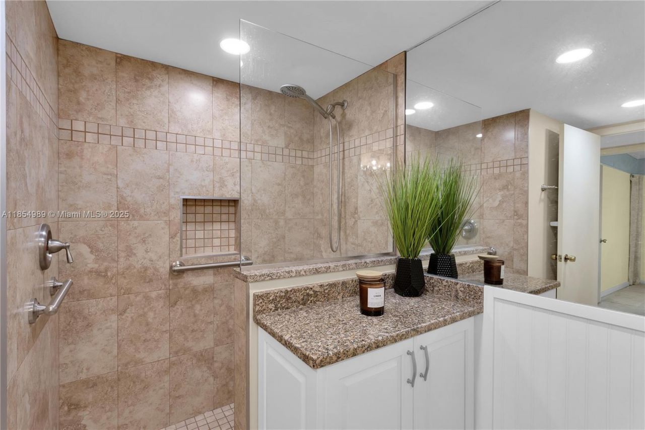 1409 SE 46th Ln, Unit 105, Cape Coral, FL 33904 Photo