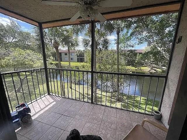 235 Lakeview Drive, Unit 201, Weston, FL 33326 Photo