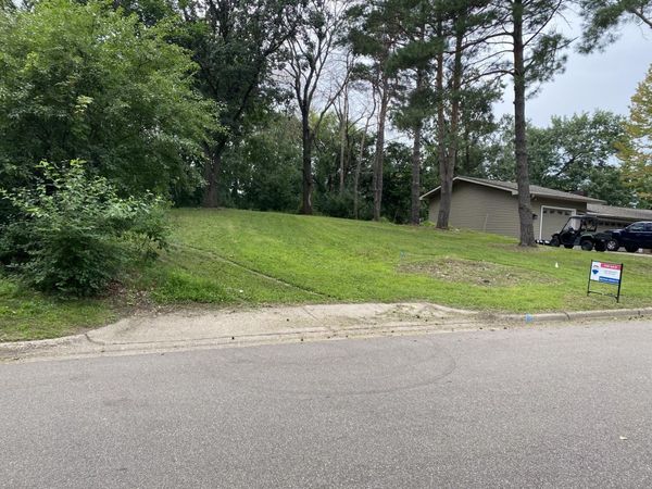 405 Summit Lane E, Burnsville, MN 55337