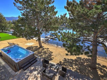 276 Beach Drive, South Lake Tahoe, CA 96150 Photo
