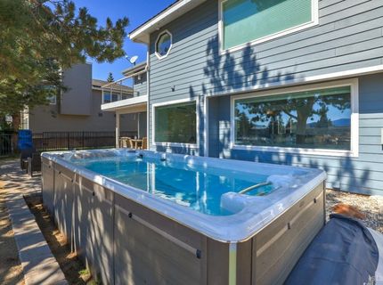 276 Beach Drive, South Lake Tahoe, CA 96150 Photo