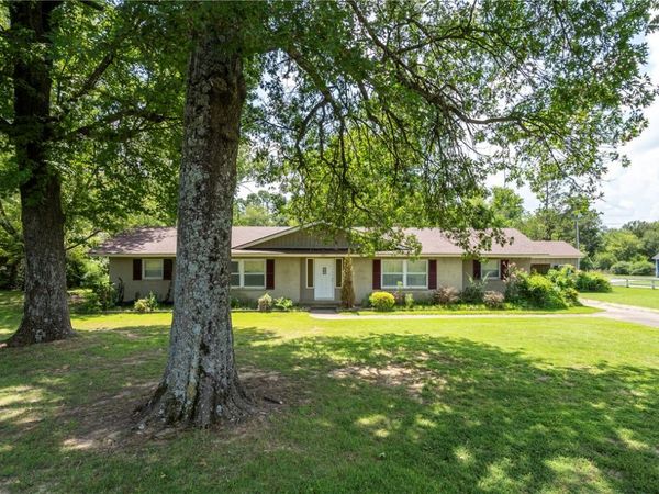 2206 University Street, Siloam Springs, AR 72761