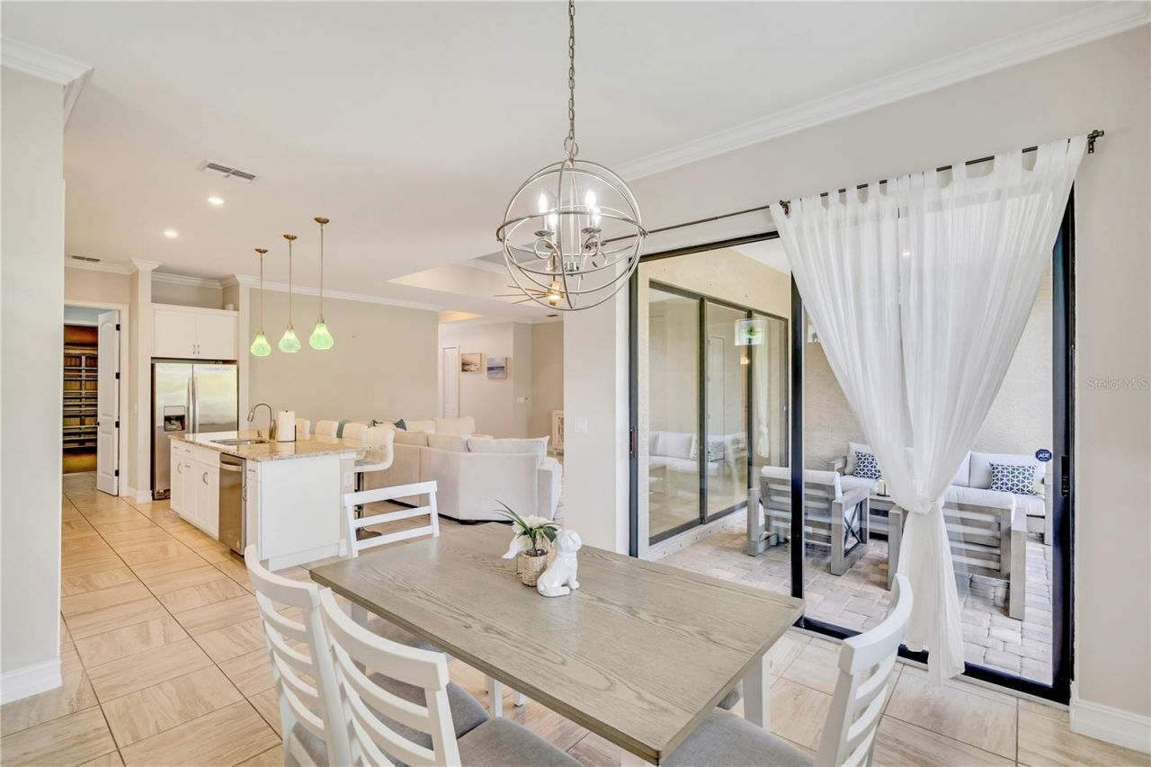 6615 35th Court E, Sarasota, FL 34243 Photo