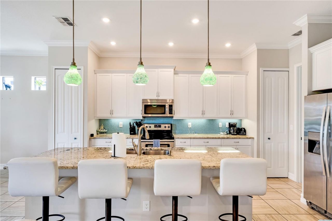 6615 35th Court E, Sarasota, FL 34243 Photo