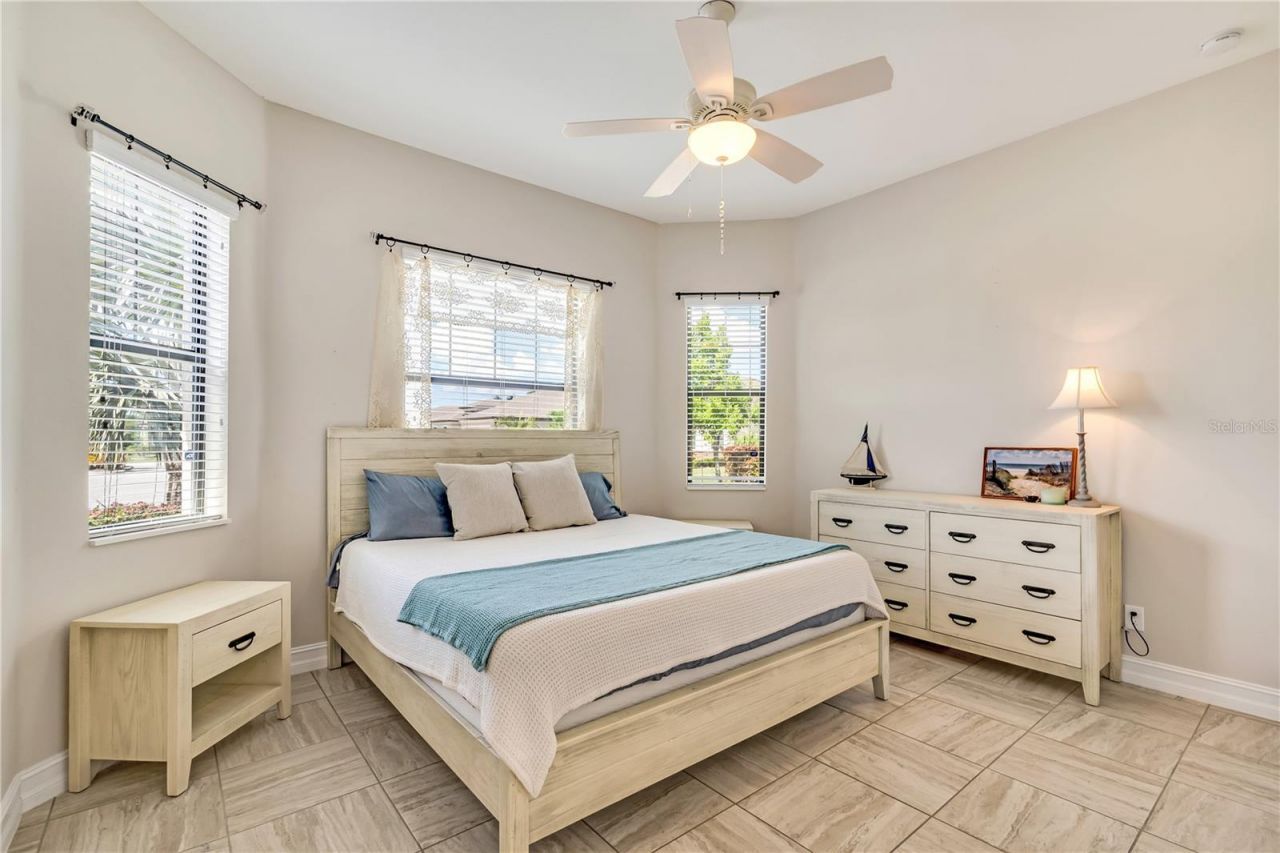 6615 35th Court E, Sarasota, FL 34243 Photo