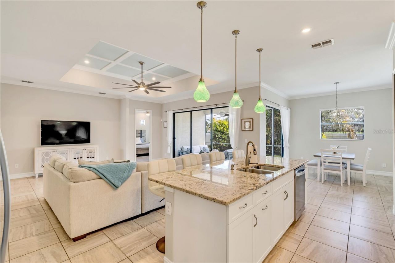 6615 35th Court E, Sarasota, FL 34243 Photo