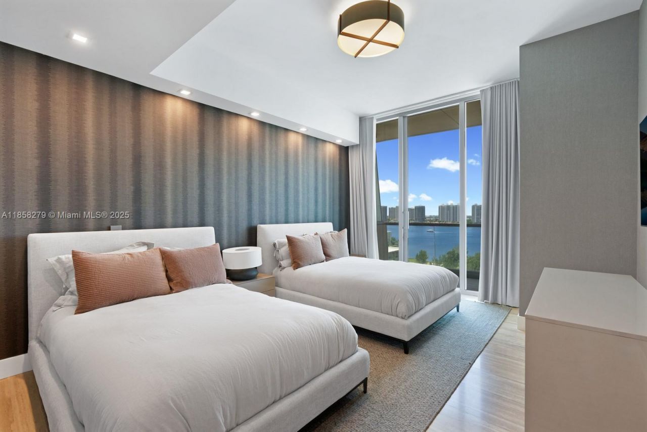 18501 Collins Ave, Unit 1401/02, Sunny Isles Beach, FL 33160 Photo