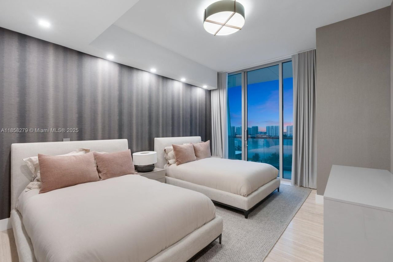 18501 Collins Ave, Unit 1401/02, Sunny Isles Beach, FL 33160 Photo