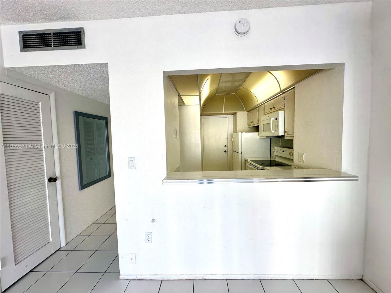 1965 S Ocean Dr, Unit 10H, Hallandale Beach, FL 33009 Photo