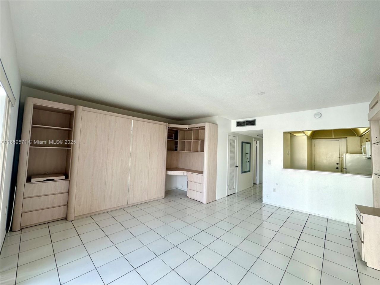 1965 S Ocean Dr, Unit 10H, Hallandale Beach, FL 33009 Photo