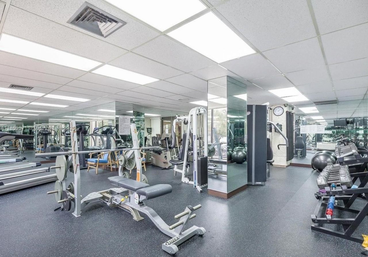 1965 S Ocean Dr, Unit 10H, Hallandale Beach, FL 33009 Photo