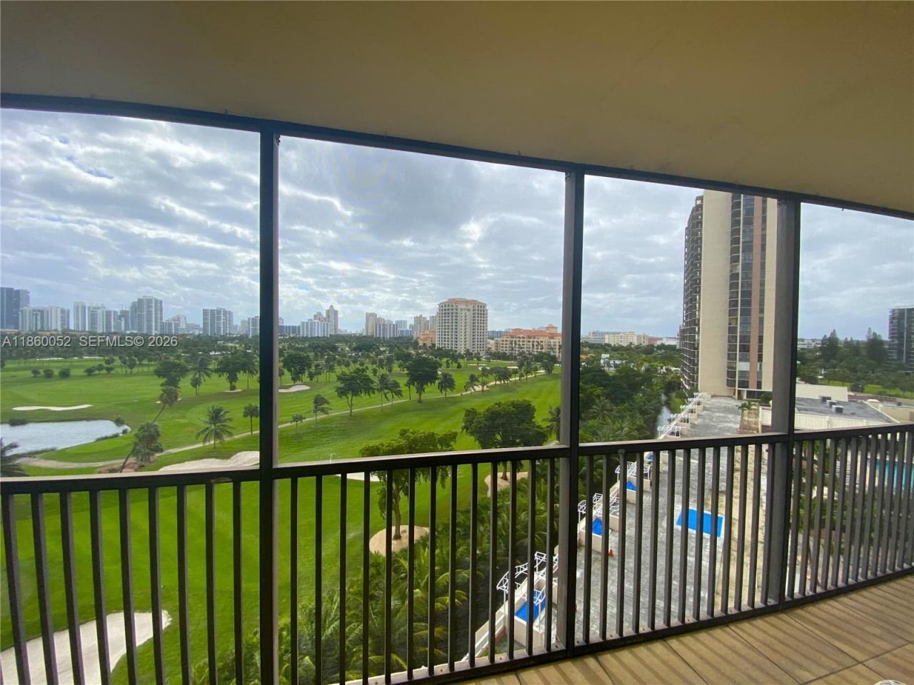 20379 W Country Club Dr, Unit 935-3, Aventura, FL 33180 Photo