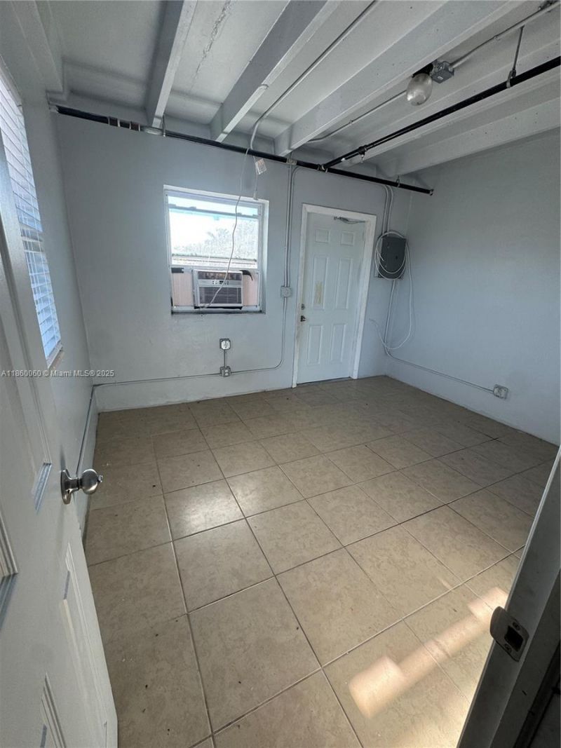 354 Rardin Ave, Unit 12, Pahokee, FL 33476 Photo