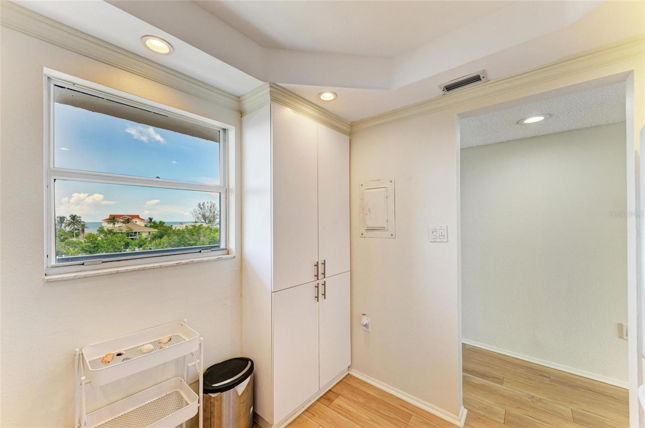 9397 Midnight Pass Road, Unit 405, Sarasota, FL 34242 Photo