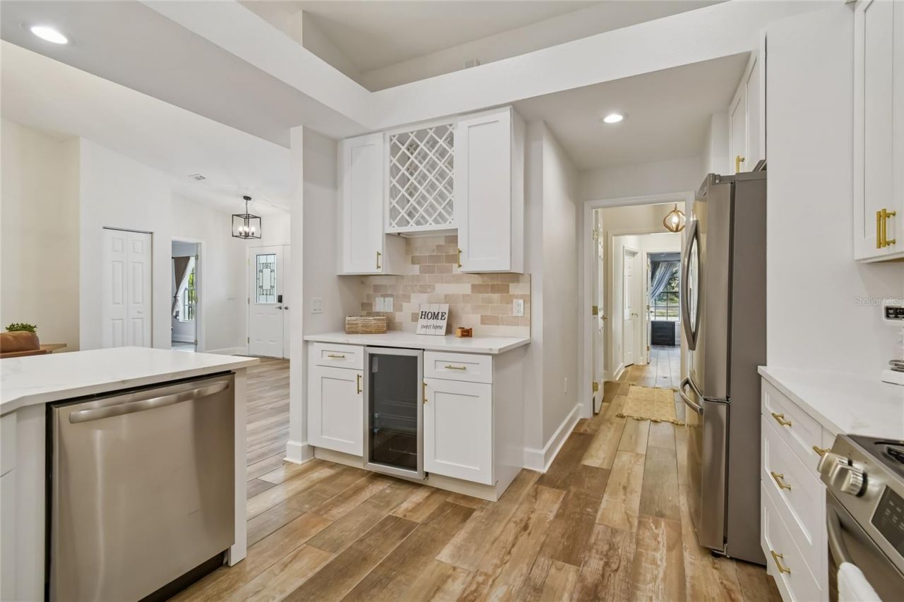 2513 N Valrico Road, Seffner, FL 33584 Photo