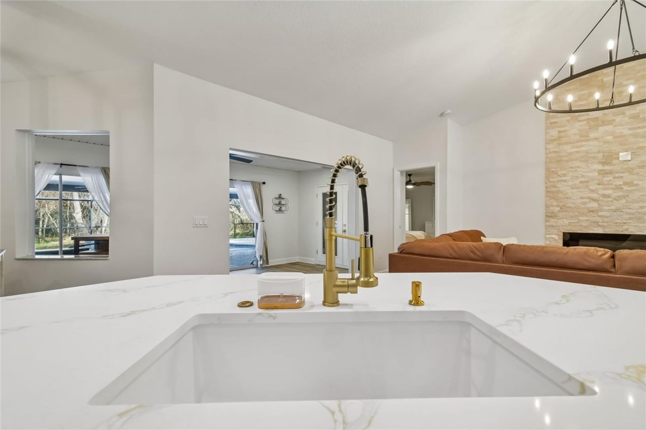 2513 N Valrico Road, Seffner, FL 33584 Photo