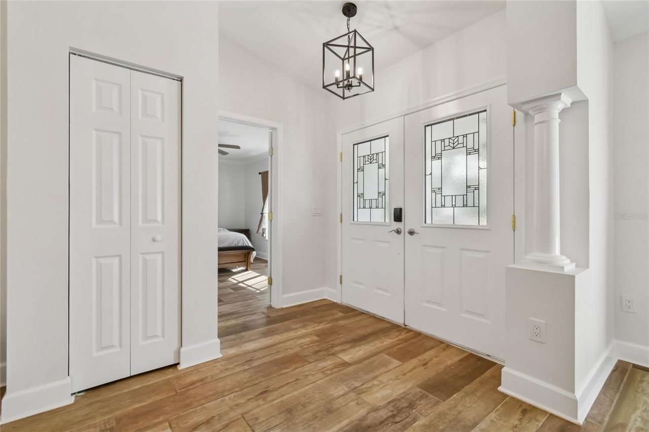 2513 N Valrico Road, Seffner, FL 33584 Photo