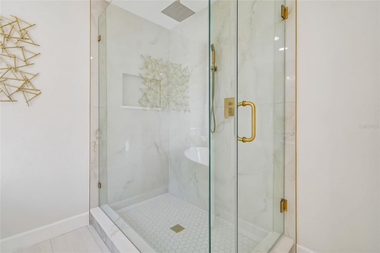 2513 N Valrico Road, Seffner, FL 33584 Photo