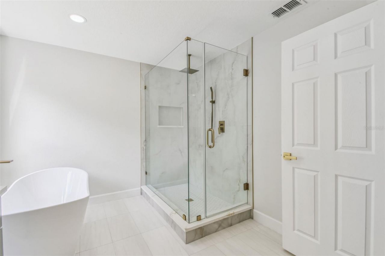 2513 N Valrico Road, Seffner, FL 33584 Photo