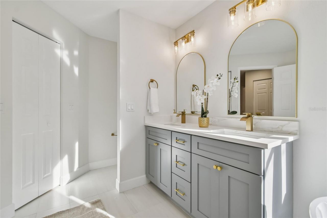 2513 N Valrico Road, Seffner, FL 33584 Photo