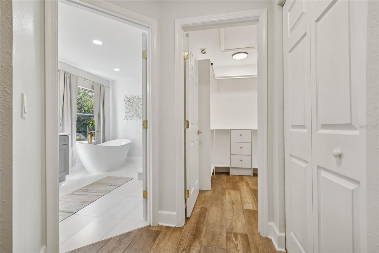 2513 N Valrico Road, Seffner, FL 33584 Photo