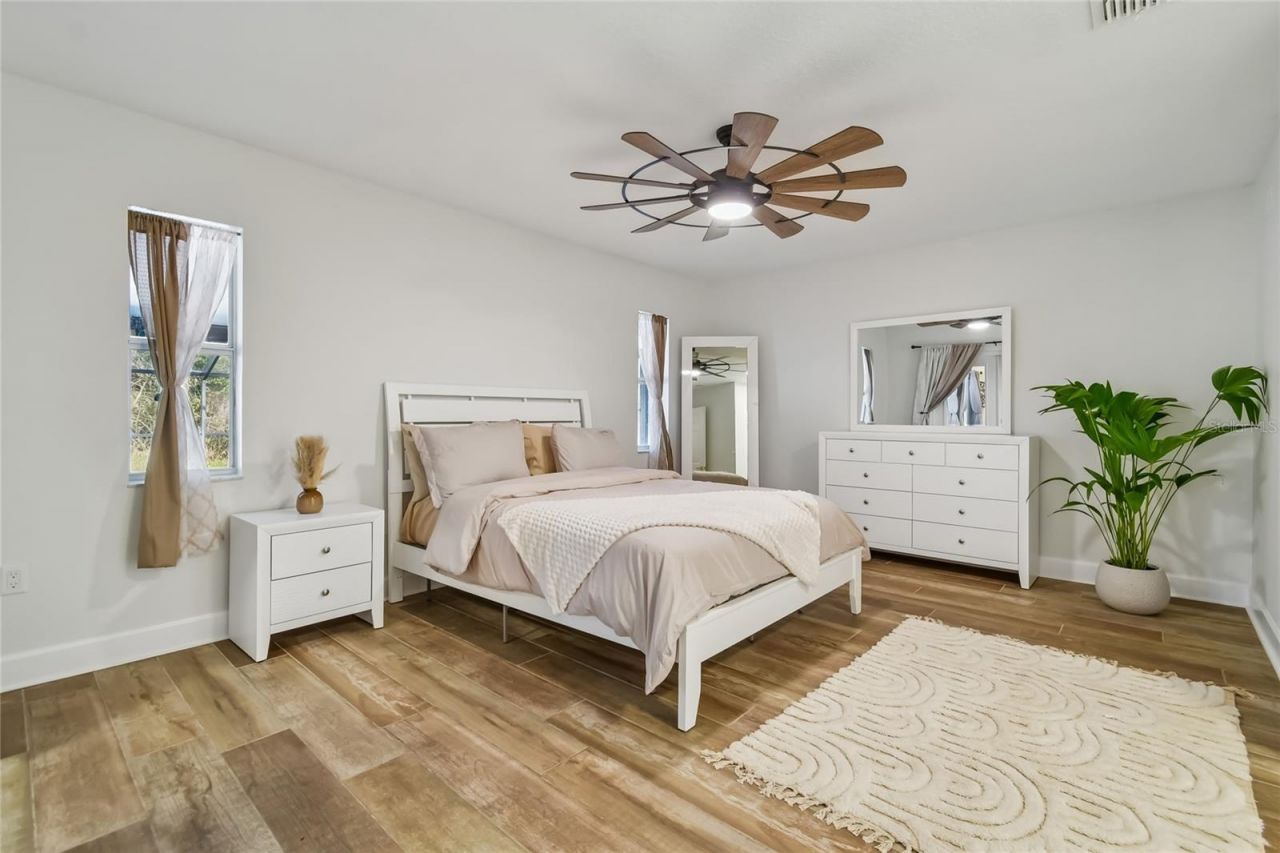2513 N Valrico Road, Seffner, FL 33584 Photo
