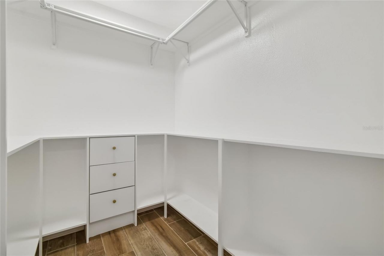 2513 N Valrico Road, Seffner, FL 33584 Photo