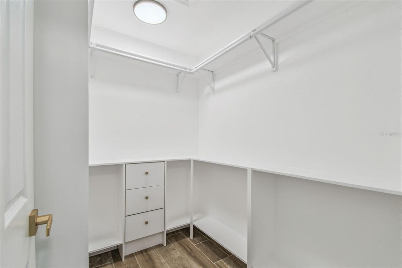 2513 N Valrico Road, Seffner, FL 33584 Photo