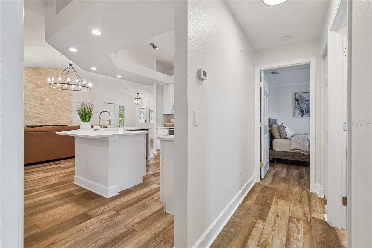 2513 N Valrico Road, Seffner, FL 33584 Photo