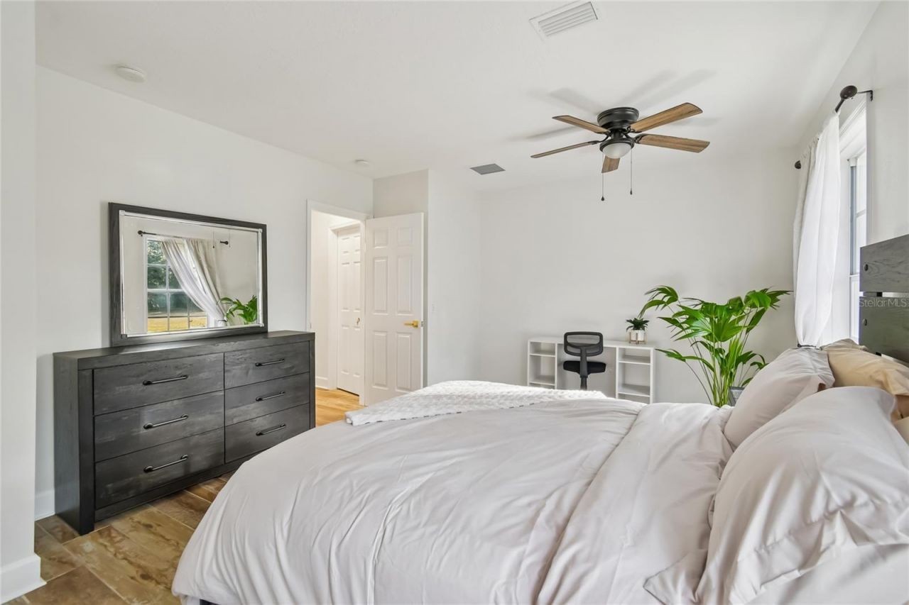 2513 N Valrico Road, Seffner, FL 33584 Photo