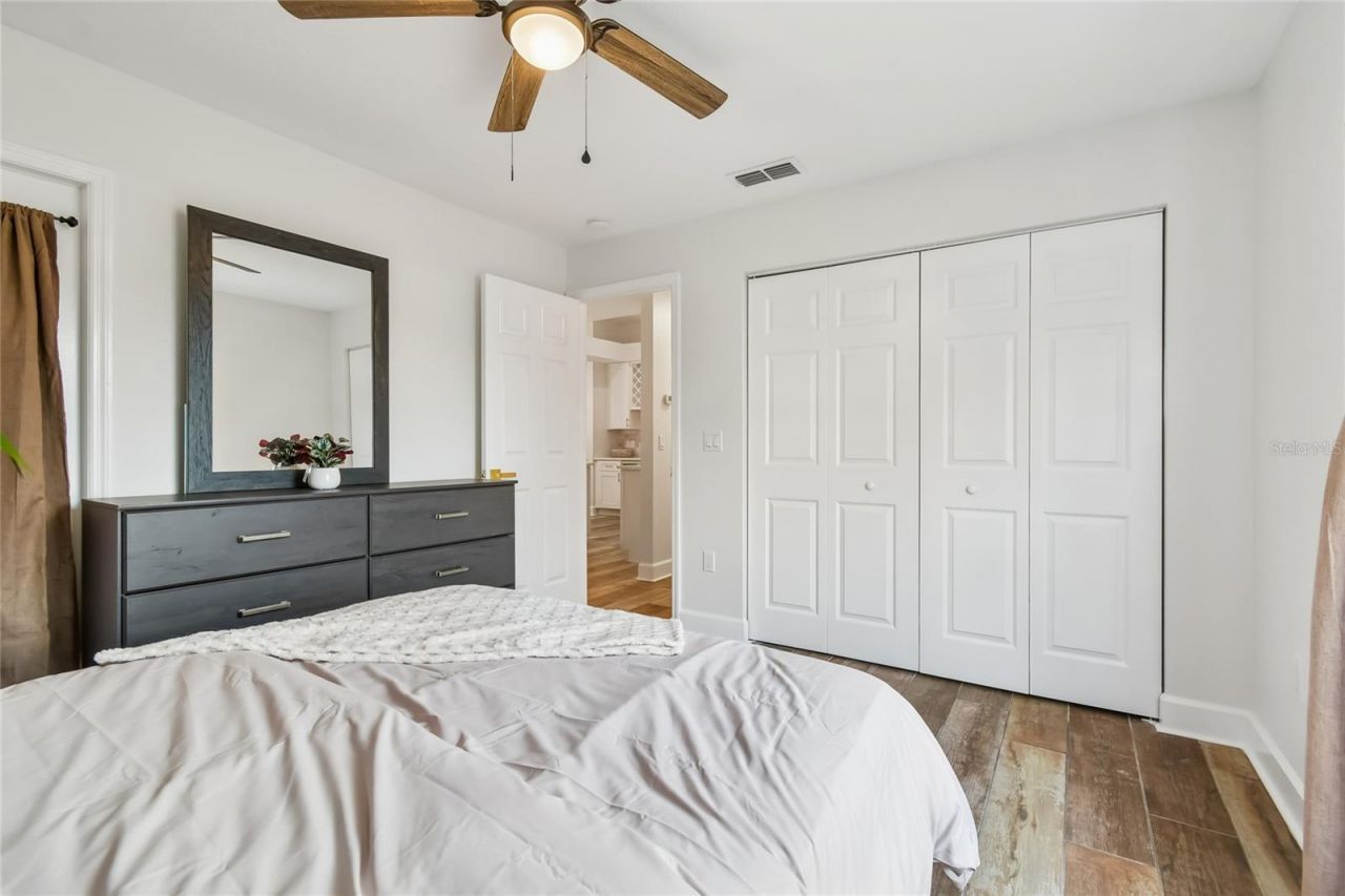 2513 N Valrico Road, Seffner, FL 33584 Photo