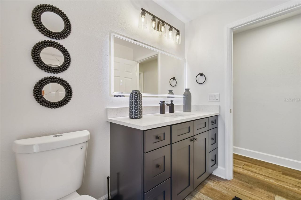 2513 N Valrico Road, Seffner, FL 33584 Photo