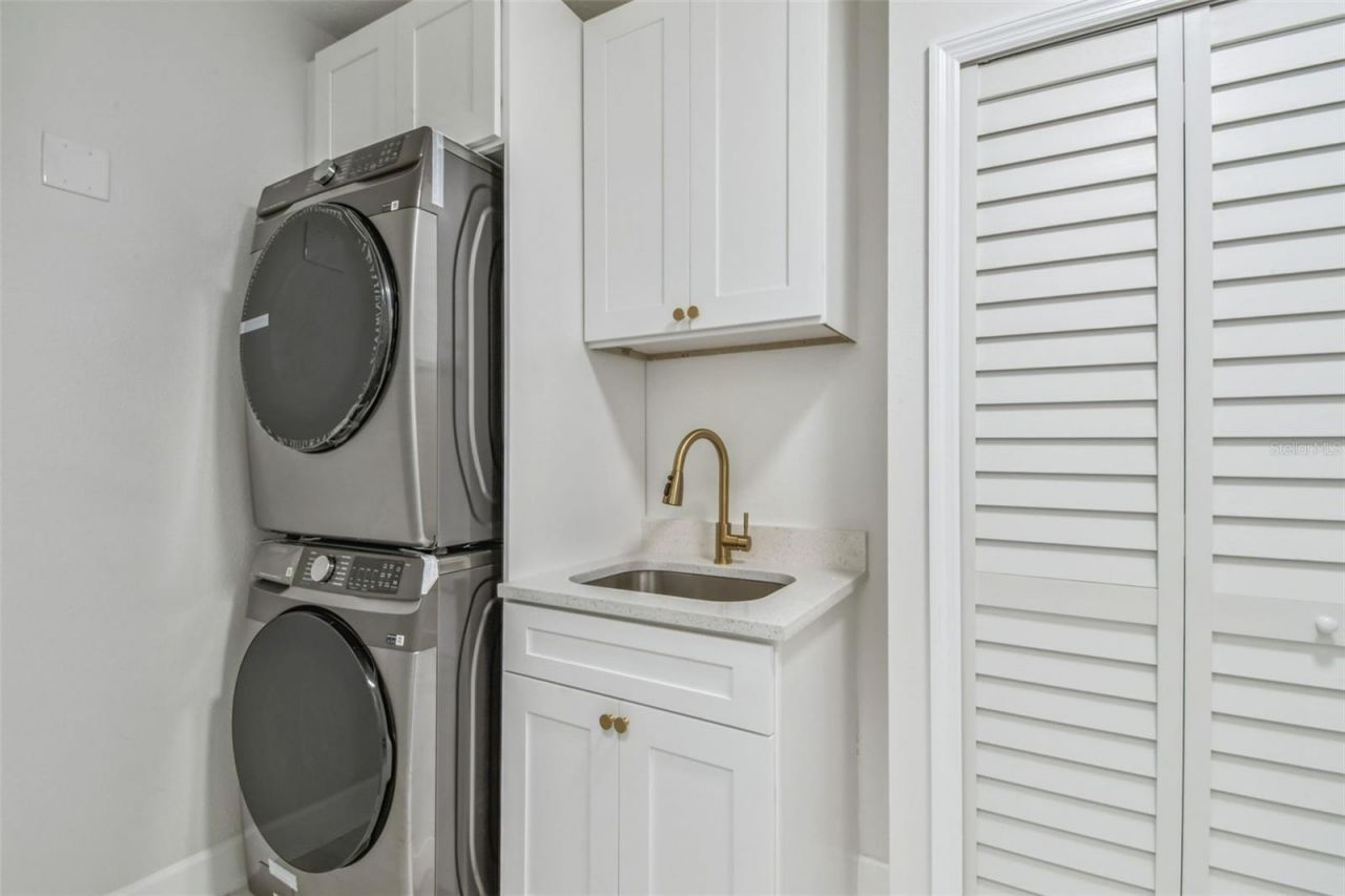 2513 N Valrico Road, Seffner, FL 33584 Photo