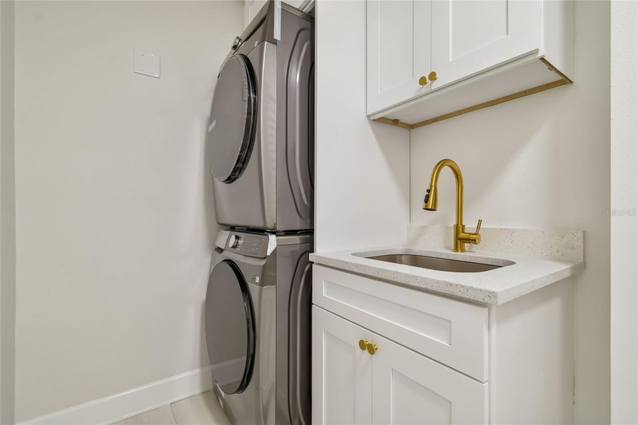 2513 N Valrico Road, Seffner, FL 33584 Photo