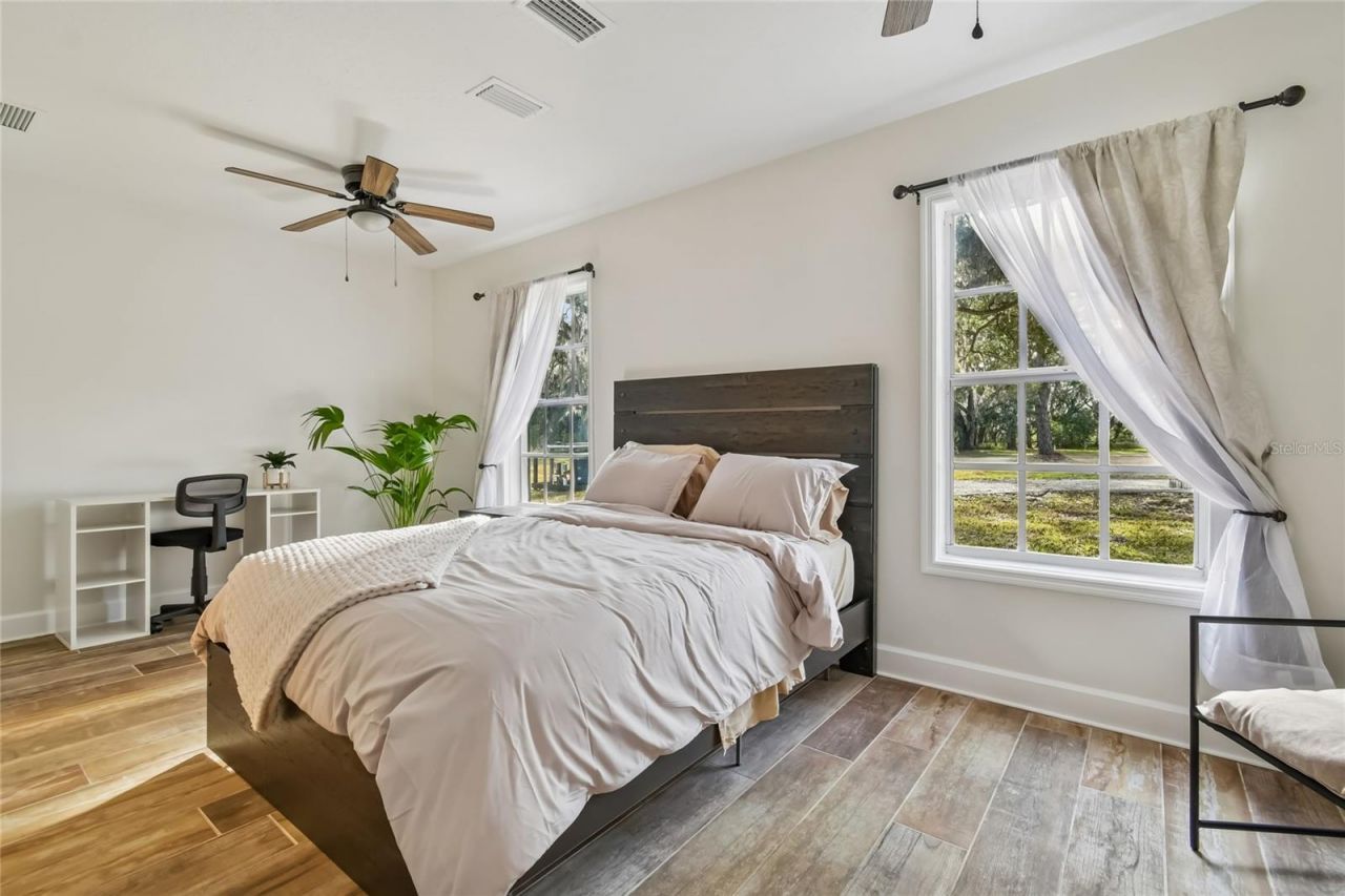 2513 N Valrico Road, Seffner, FL 33584 Photo