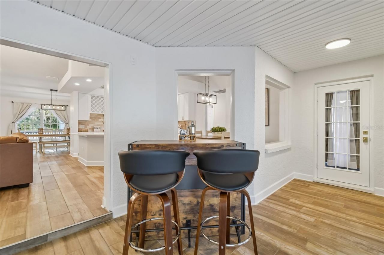 2513 N Valrico Road, Seffner, FL 33584 Photo