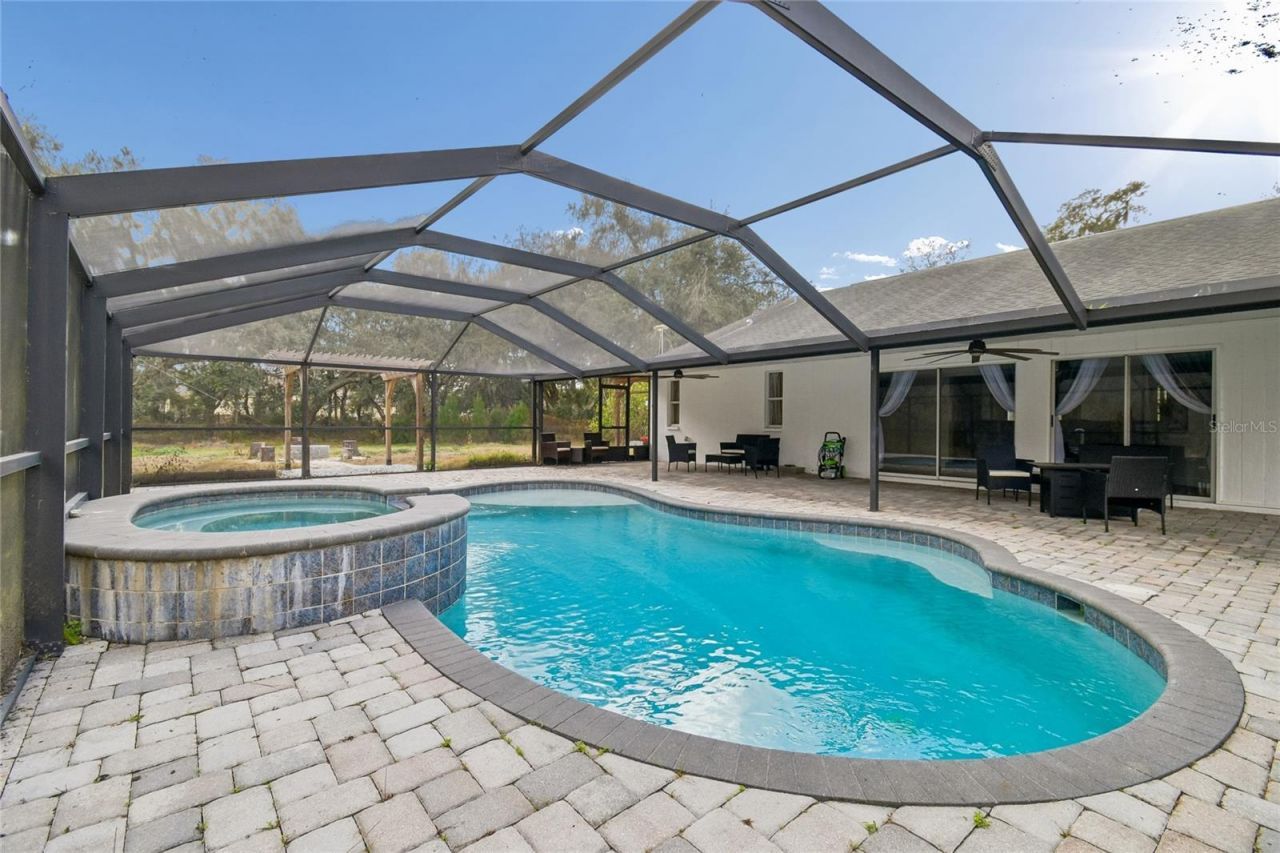 2513 N Valrico Road, Seffner, FL 33584 Photo