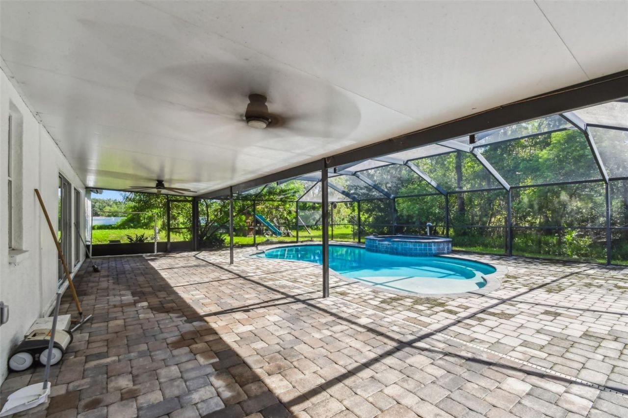 2513 N Valrico Road, Seffner, FL 33584 Photo