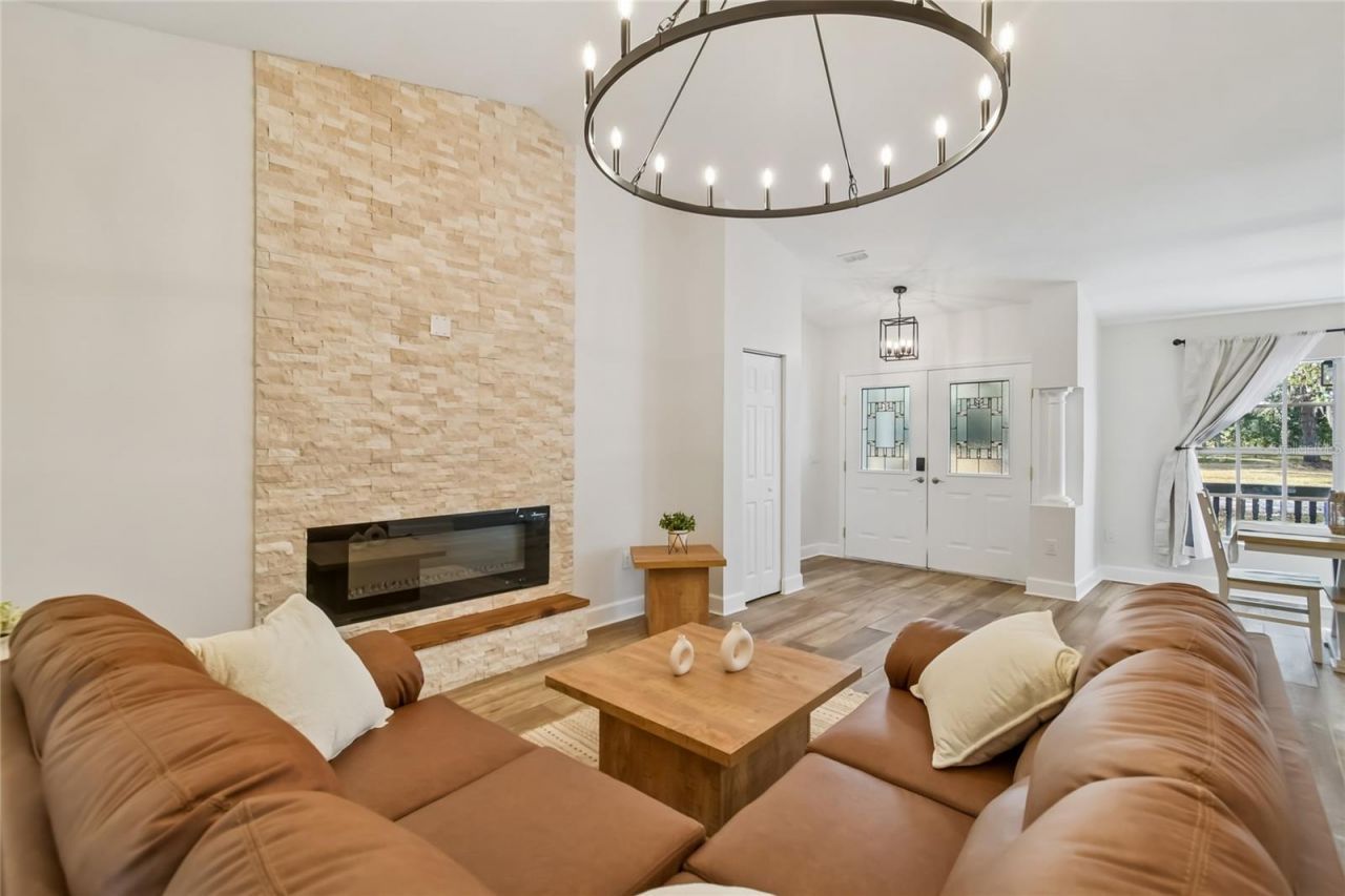 2513 N Valrico Road, Seffner, FL 33584 Photo