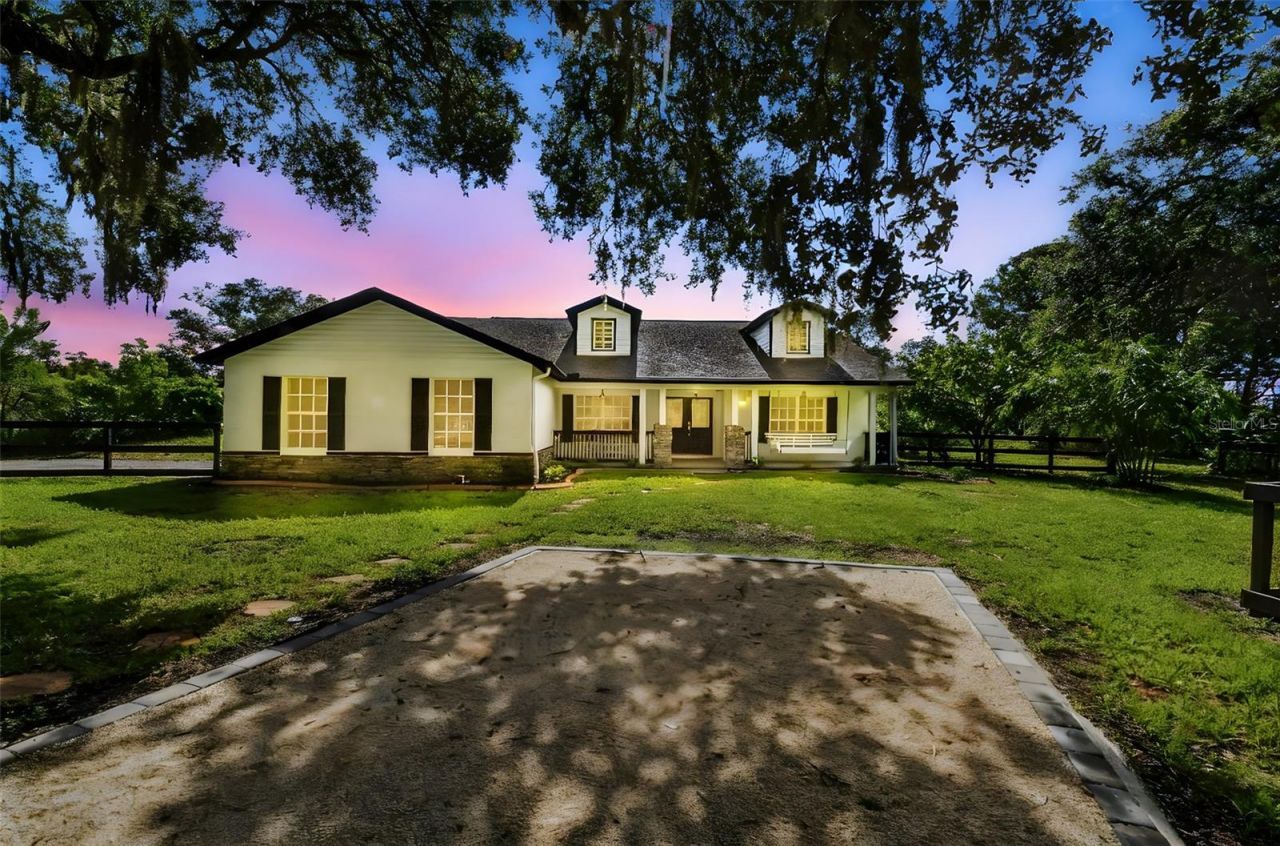 2513 N Valrico Road, Seffner, FL 33584 Photo