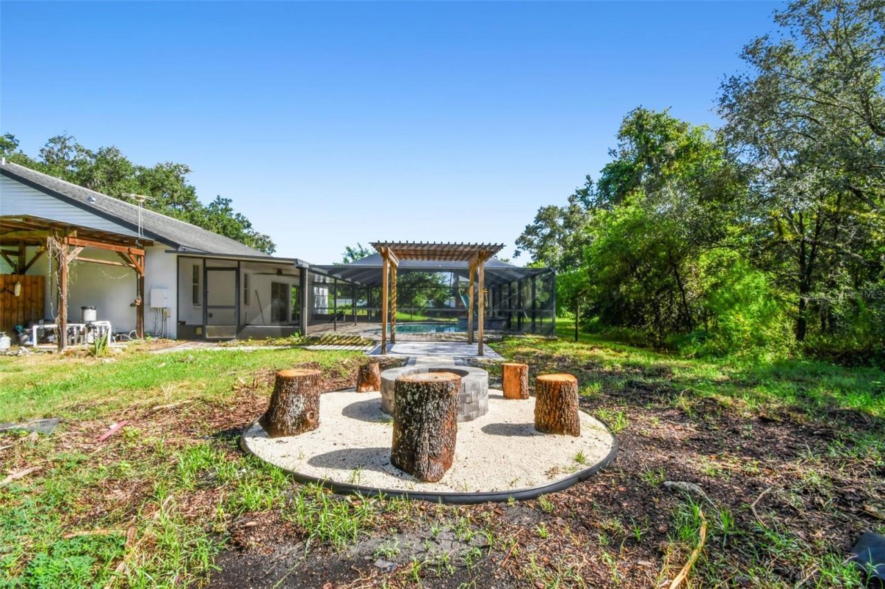 2513 N Valrico Road, Seffner, FL 33584 Photo