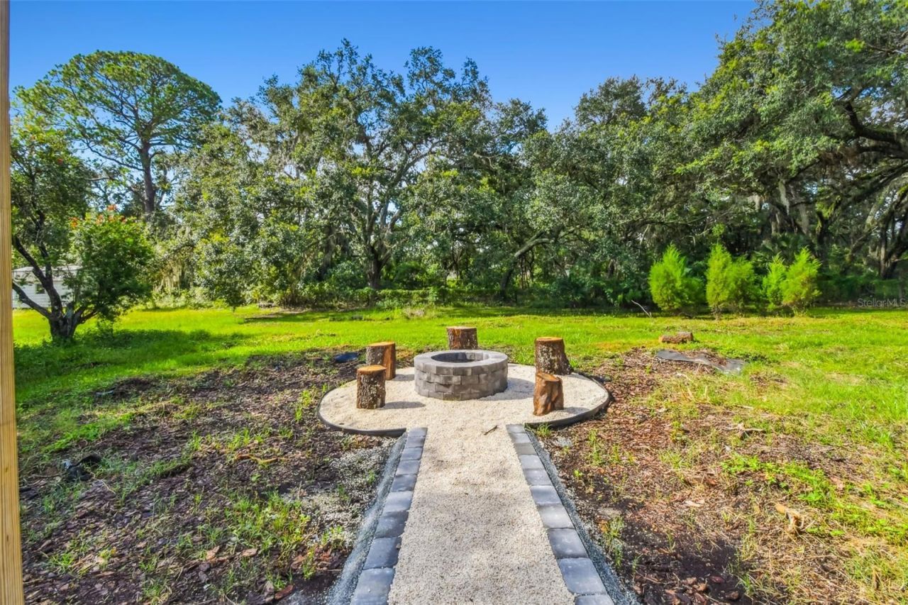 2513 N Valrico Road, Seffner, FL 33584 Photo