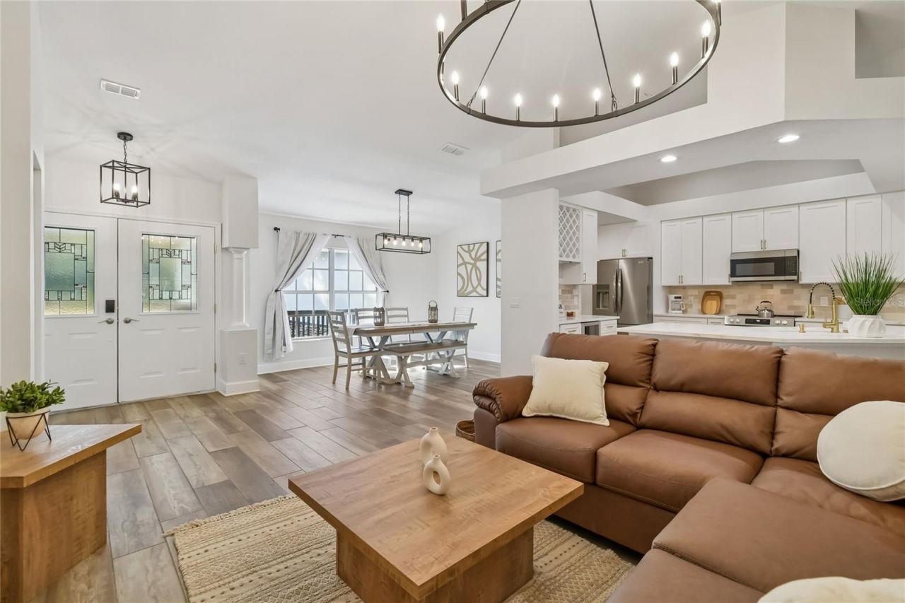 2513 N Valrico Road, Seffner, FL 33584 Photo