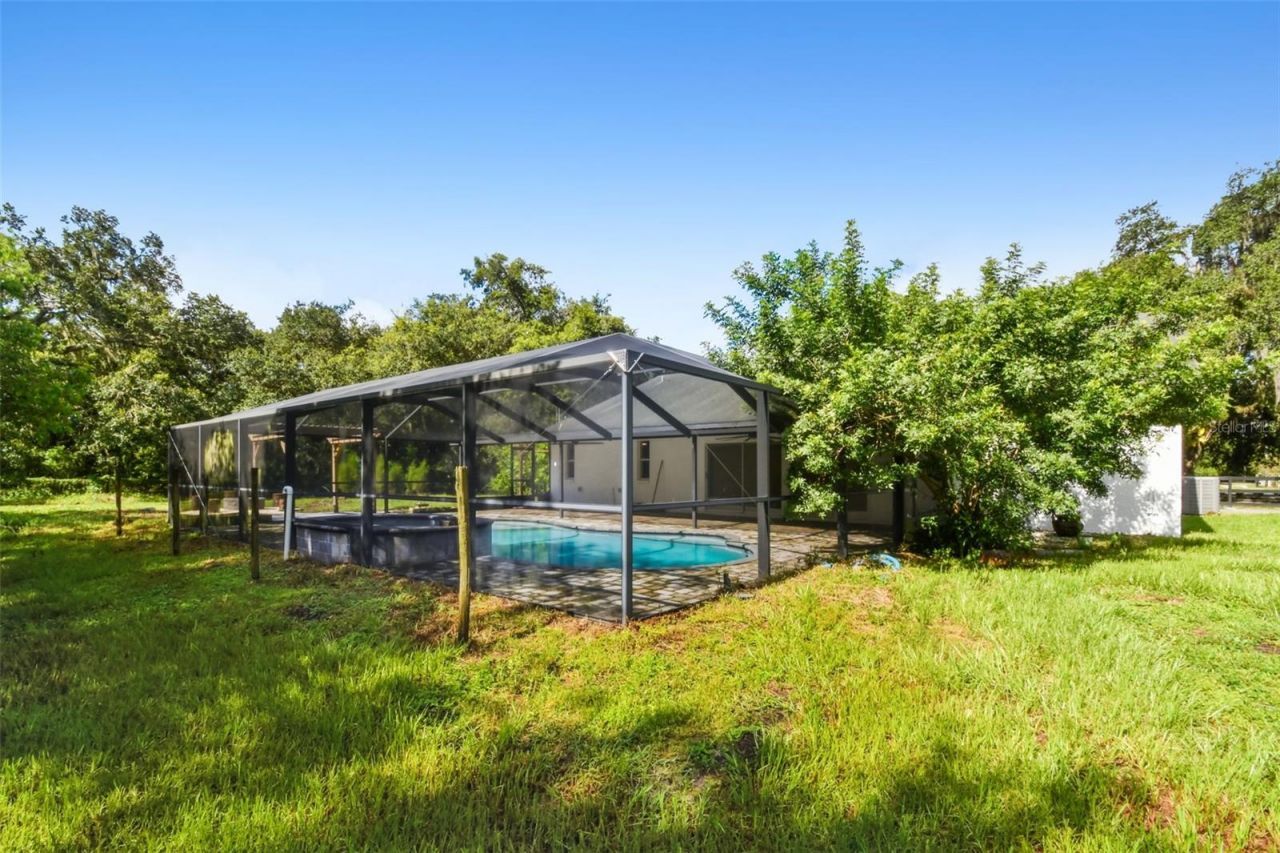 2513 N Valrico Road, Seffner, FL 33584 Photo