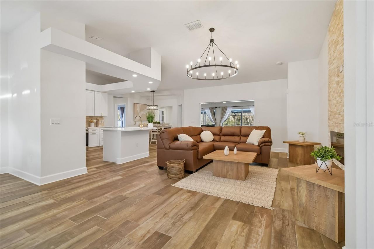 2513 N Valrico Road, Seffner, FL 33584 Photo