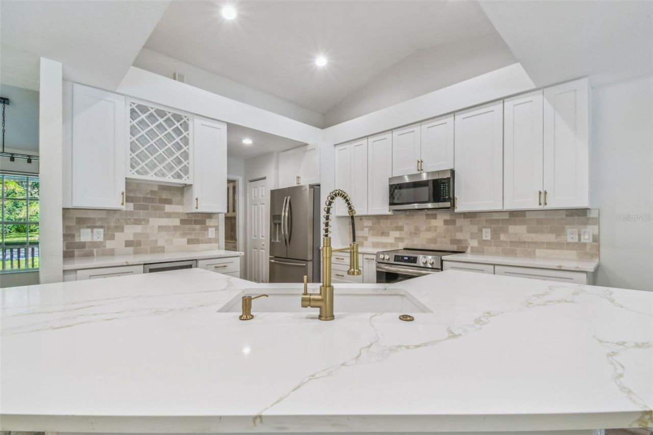 2513 N Valrico Road, Seffner, FL 33584 Photo